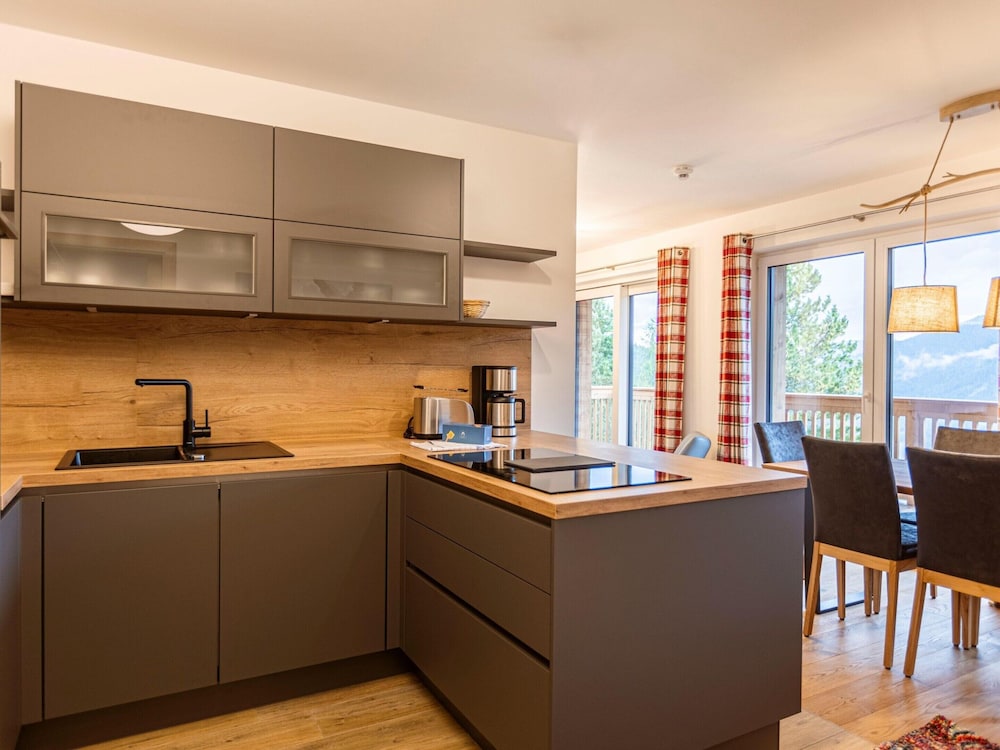 Spacious Apartment With Terrace