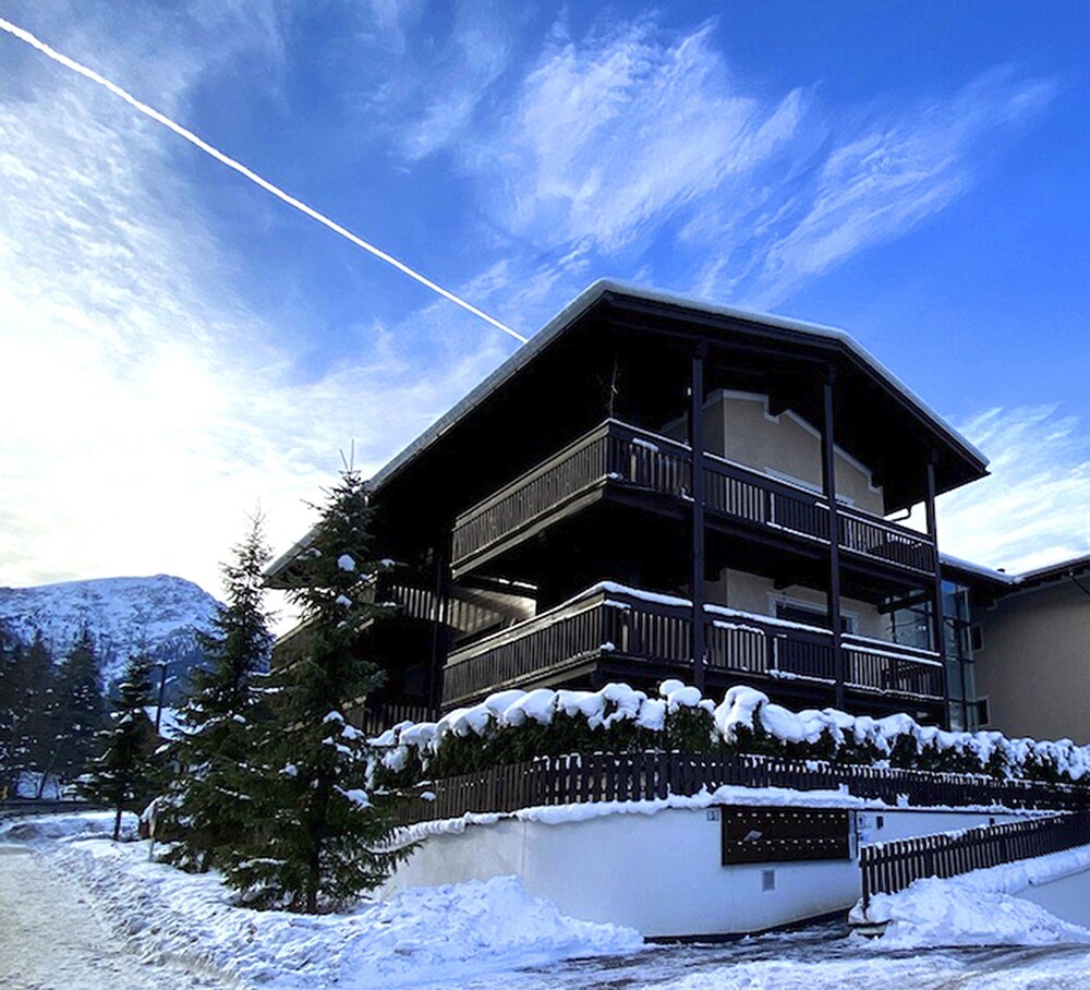 Apartment on the ski Slopes at Plan de Corones view 3