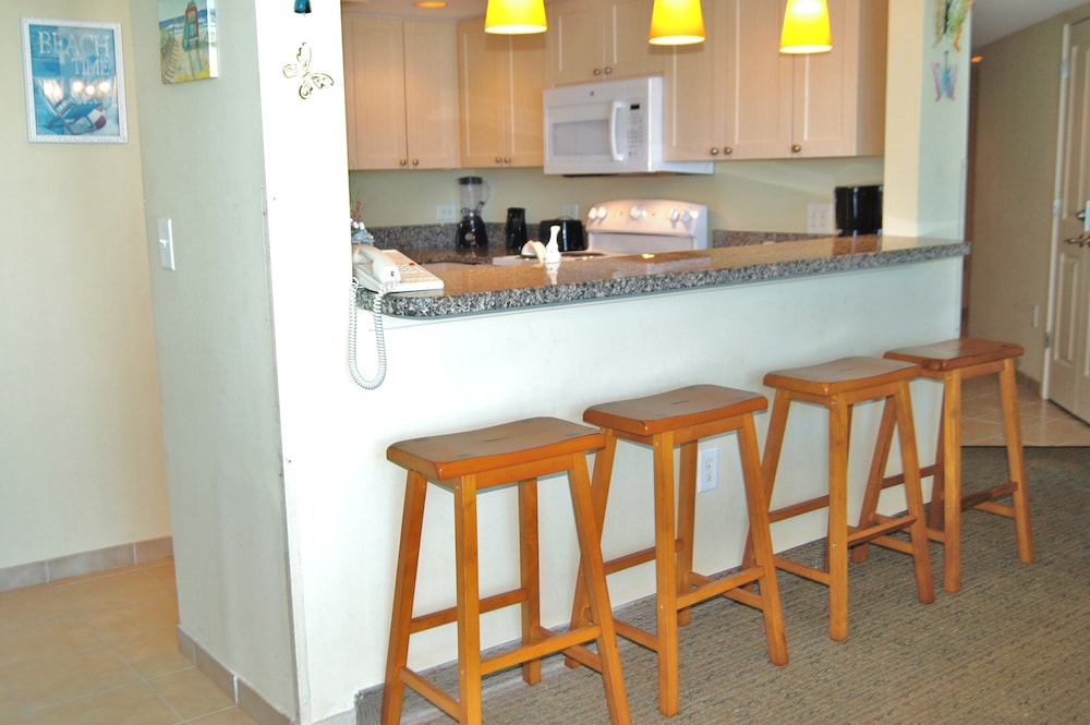 Seaside Resort 1003