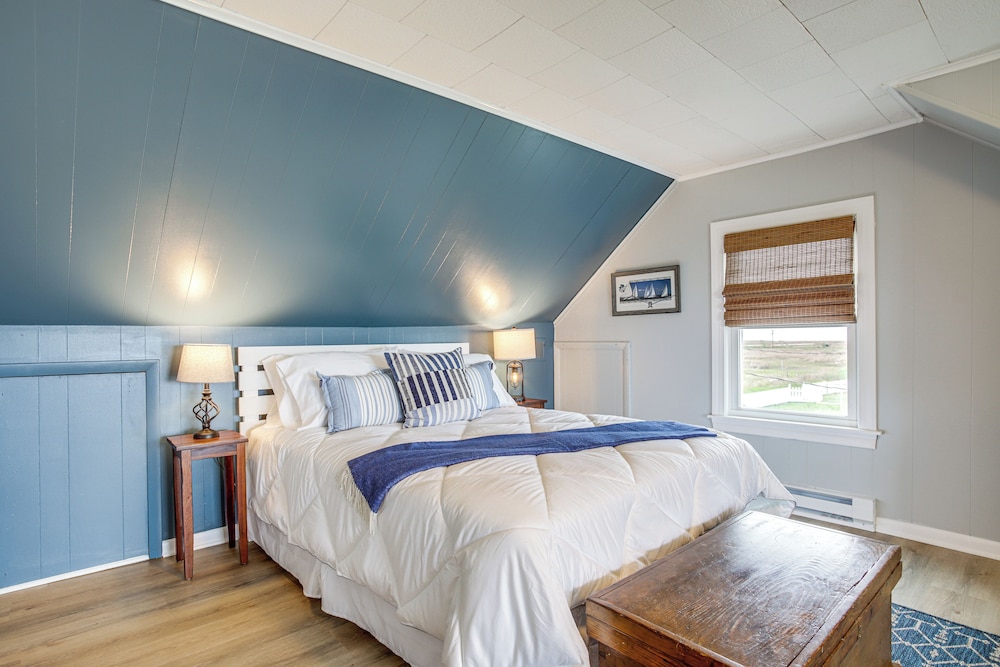 Unique Tangier Cottage w/ Chesapeake Bay Views!