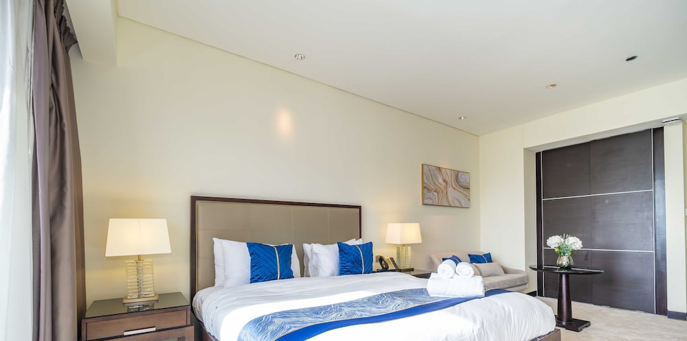 LUX The JW Marina Studio