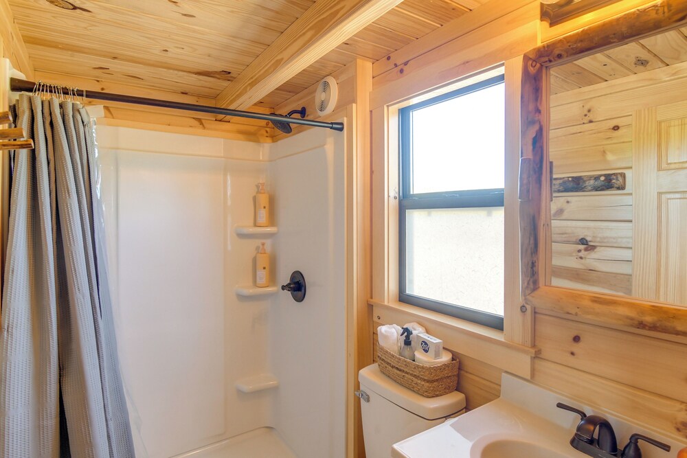 Teton Mtn Views: Peaceful Riverfront Cabin!