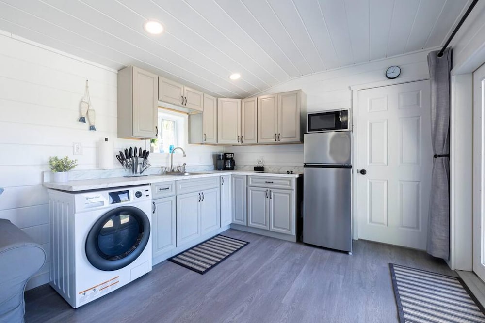 Tiny House 2 5 hrs NYC and Boston Waterfront Wifi view 5