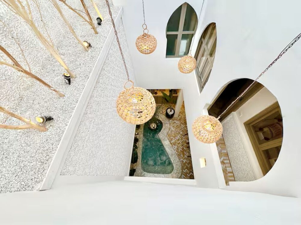 Beautiful Arab House With Swimming Pool