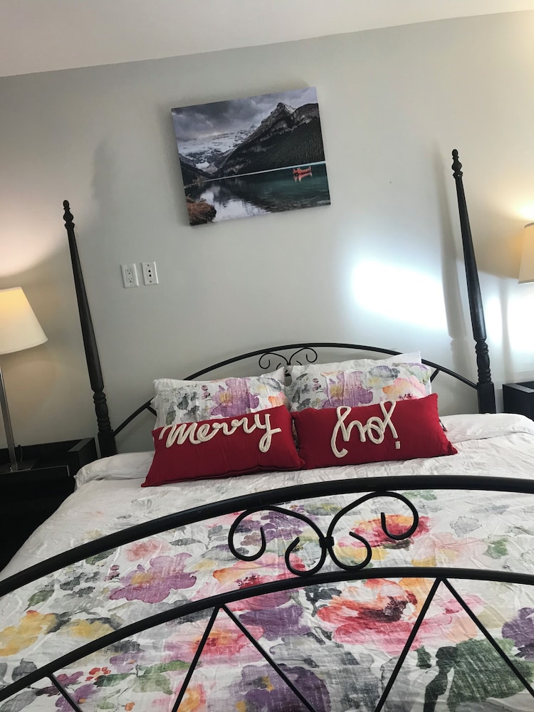 West Broadway guesthouse