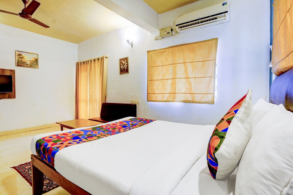 Fabexpress Elvin Balaji Beach Palace