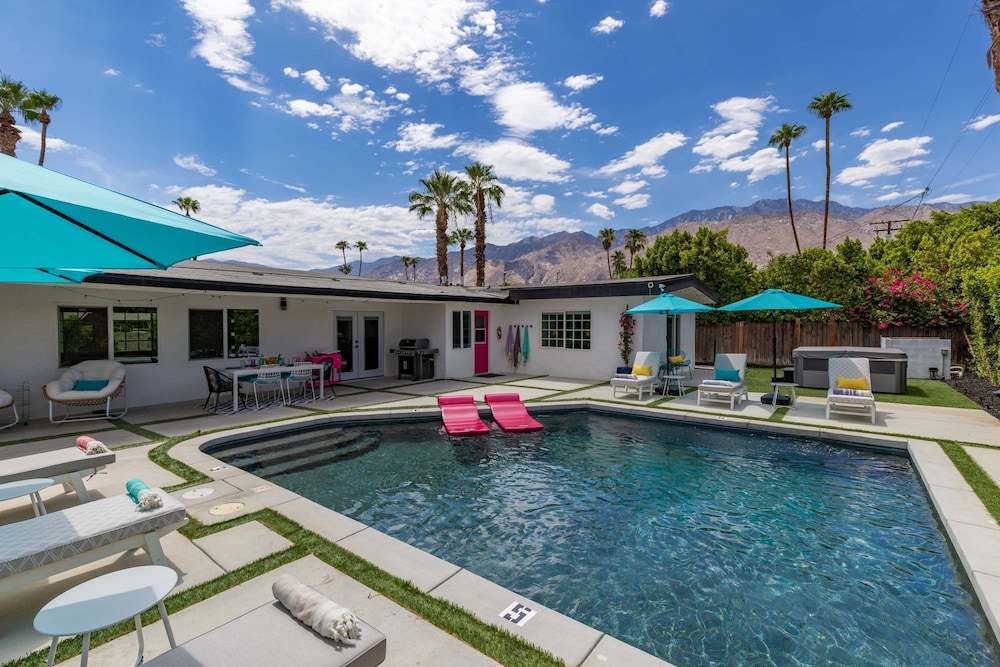 Starlite Safari Where Desert Luxury Meets Mid-century Charm