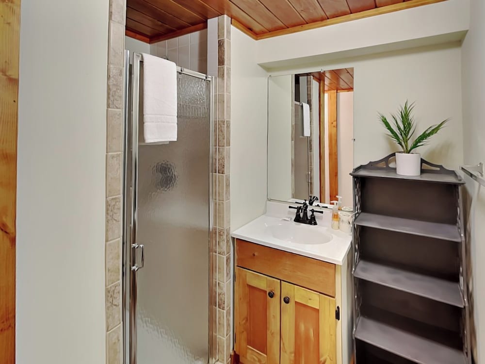 Crow's Point Lakehouse by Taylor Made Deep Creek