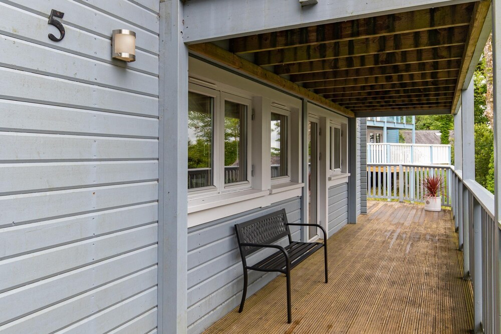 Lodge 5 Longbury - Luxury Lodge Woodland Views Restaurant and Spa Facilites