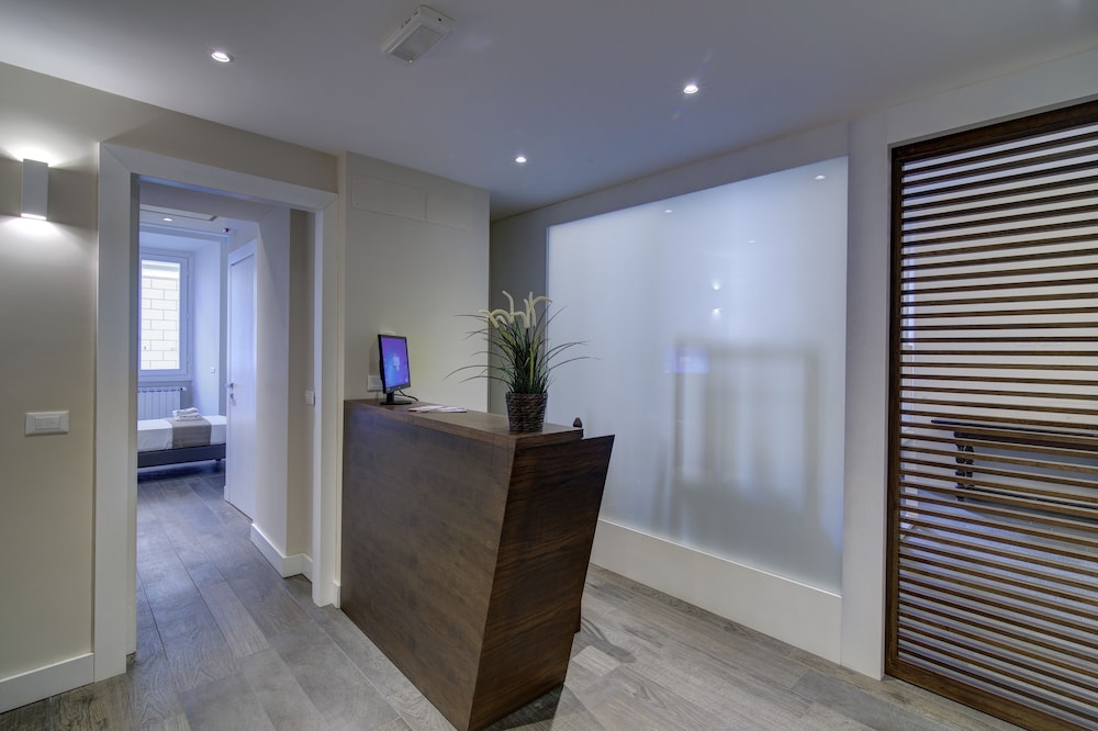 Ecce Roma Suites