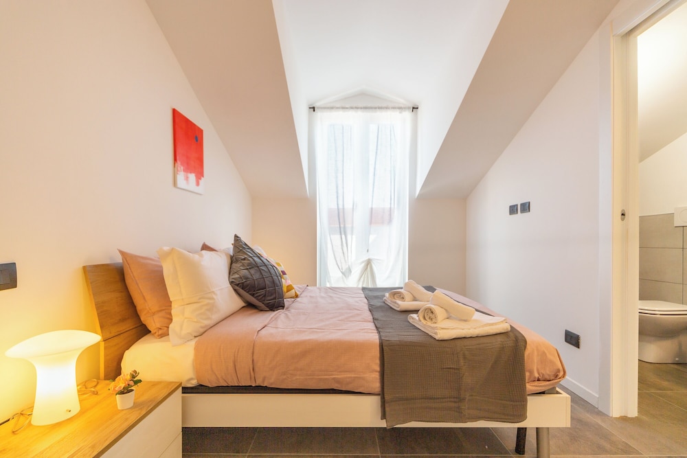 KHL apartments