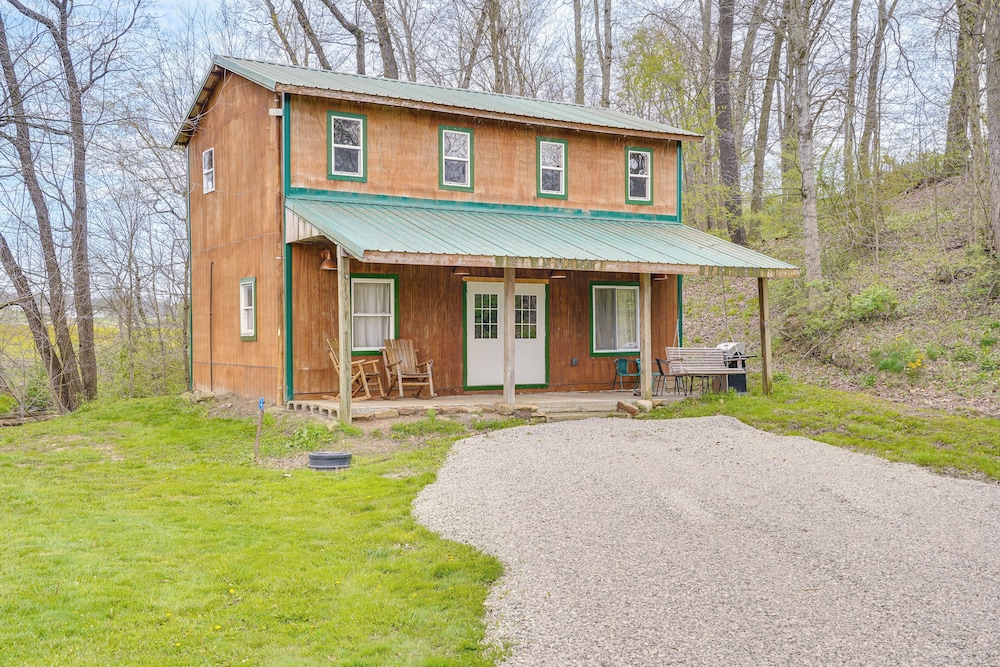 Rustic Mount Perry Cabin Near Fishing Pond  Farm - Property Image 4