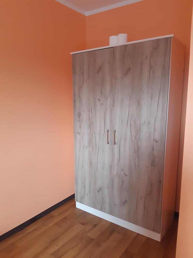 2-Rent Group Hostel Rooms&Apartments TUB19A