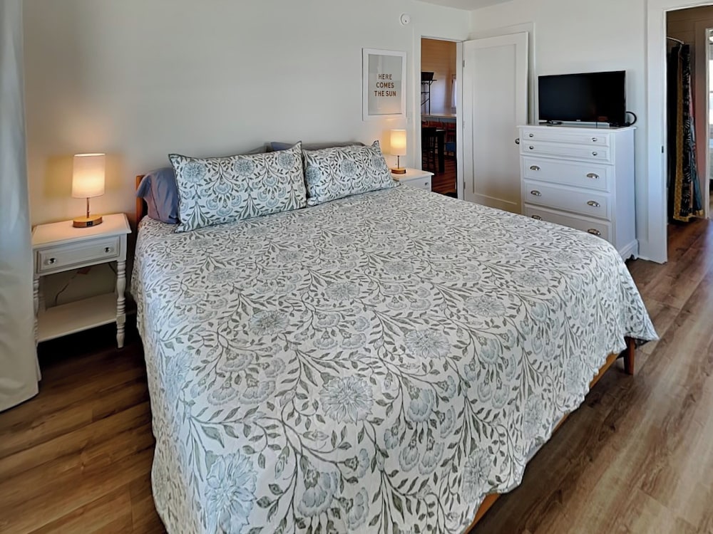 Walking on Sunshine by Topsail Realty
