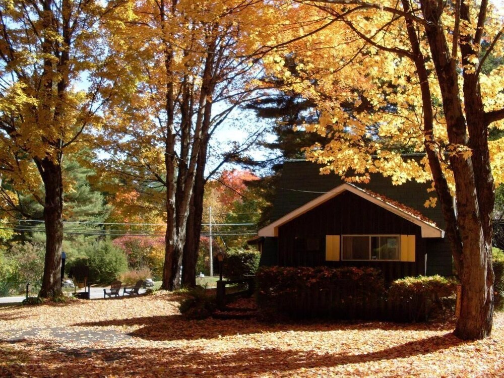 Amber Lantern Lake George Motel and Cottage Rentals