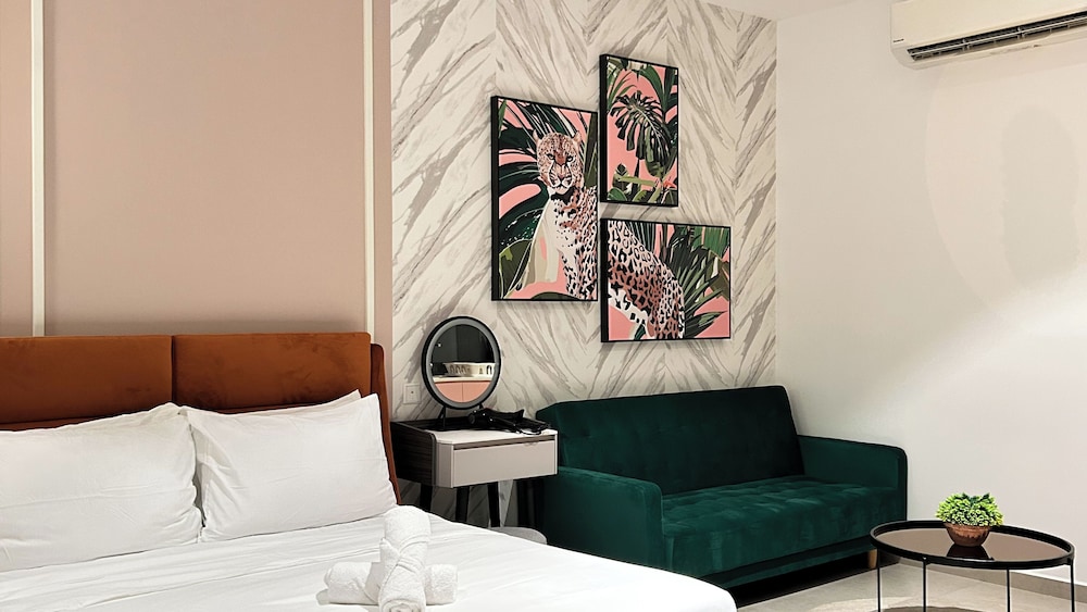 The Paxtonz by Manhattan Group