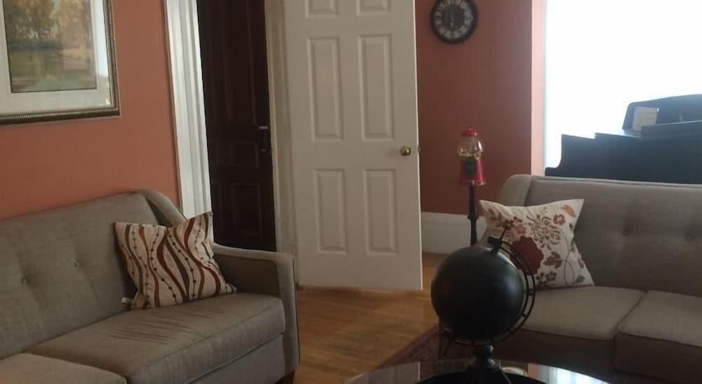 Portland Vacations - Inn at Park Spring - Property Image 11