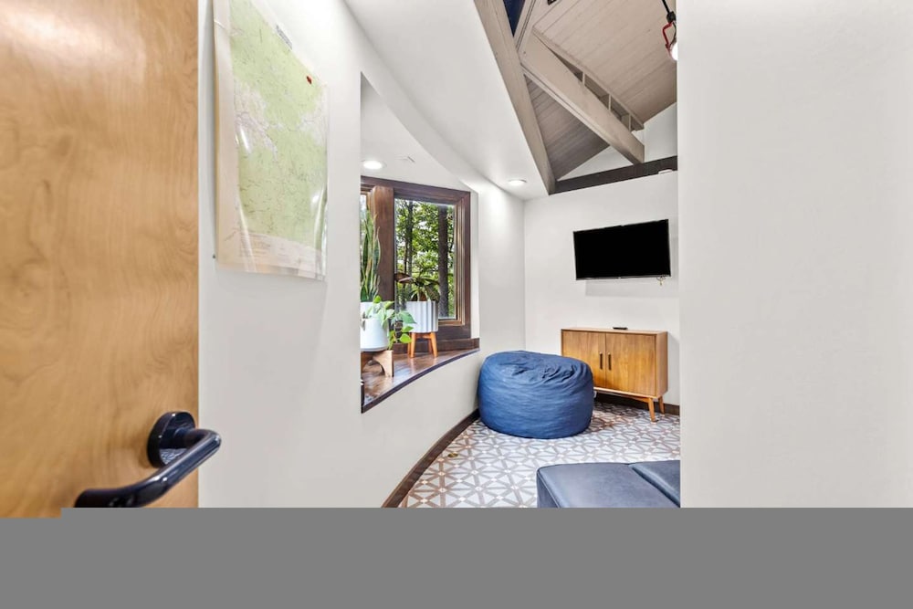 Belltop Architectural Wonder on Private Mountain