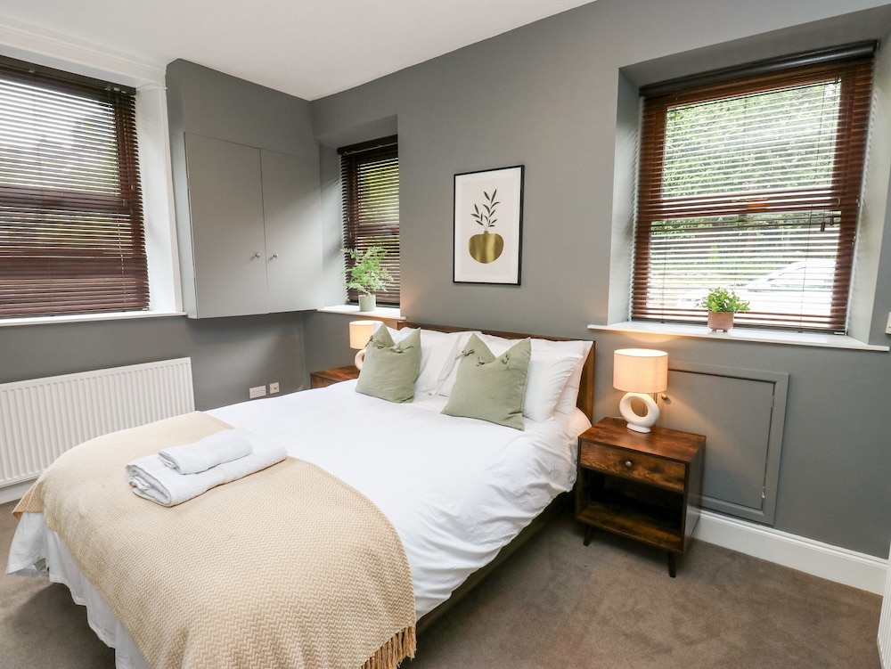The Old Post Office - Pet Friendly Group Stays in Holmfirth