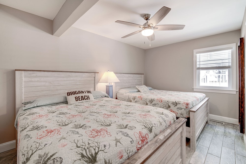 Walkable Brigantine Condo, 4 Mi to Atlantic City!