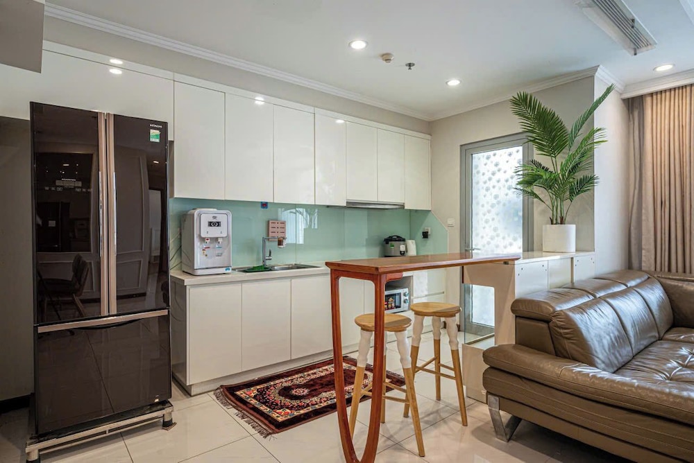 Apartment Landmark 81 by Urban Home