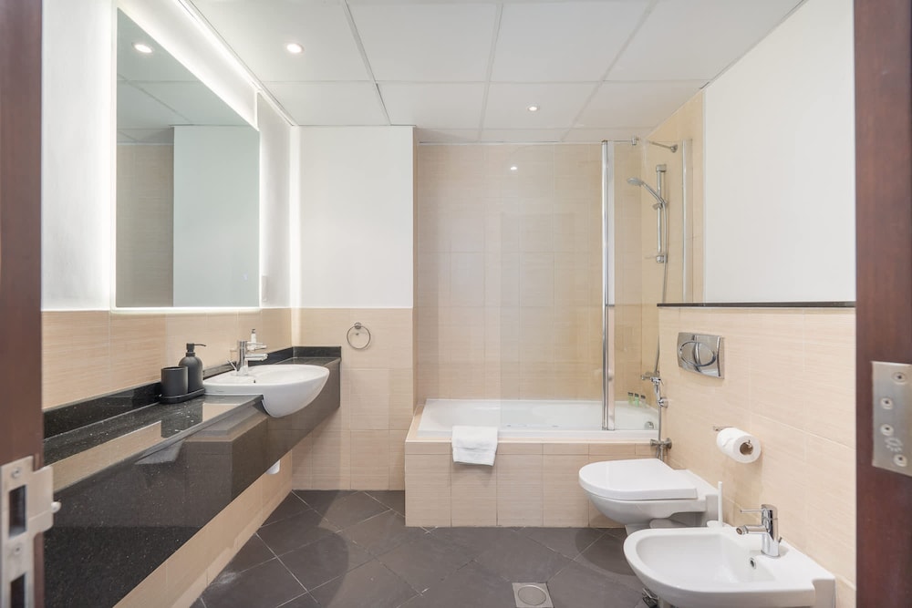 Exceptional and Stunning 1 Bedroom in Dubai Marina