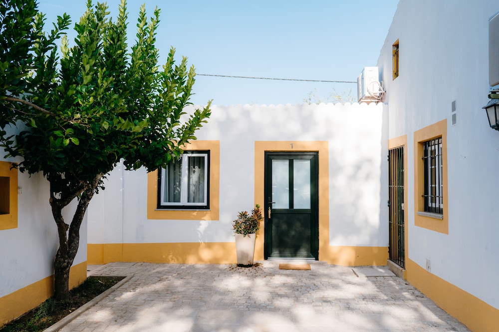 Hotel Quinta do Louredo - Image 1