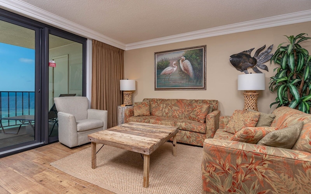 Phoenix I 1128 3 Bedroom Condo