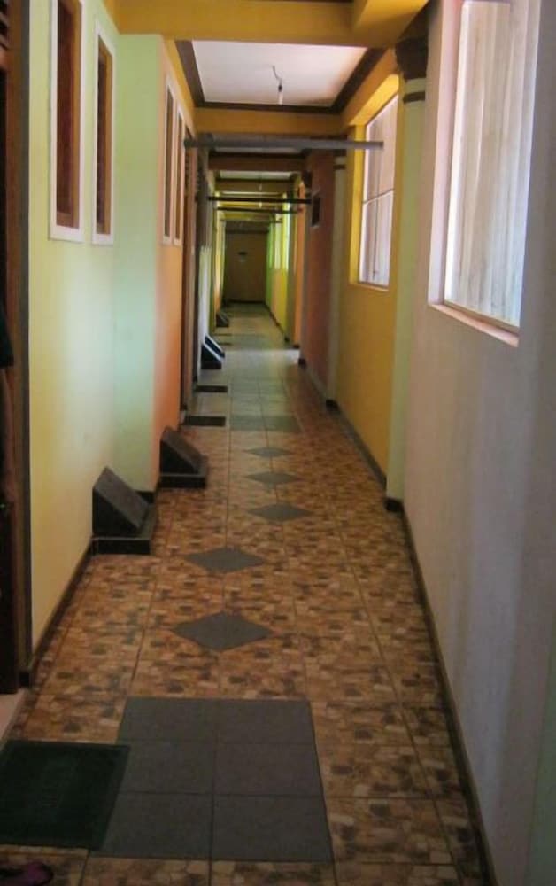 Gayana Hotel