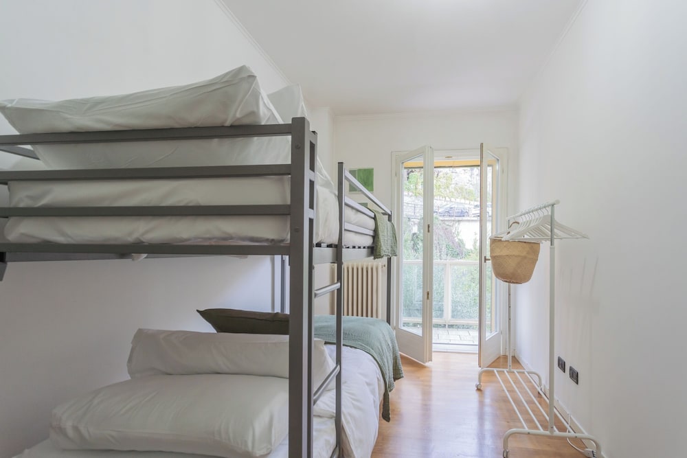 Besana 9 On the Lake - Private Garden & Parking by Rent all Como