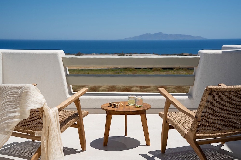 Platies Luxury Apartments Santorini