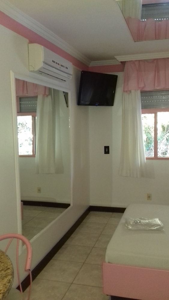 Motel dos Arcos