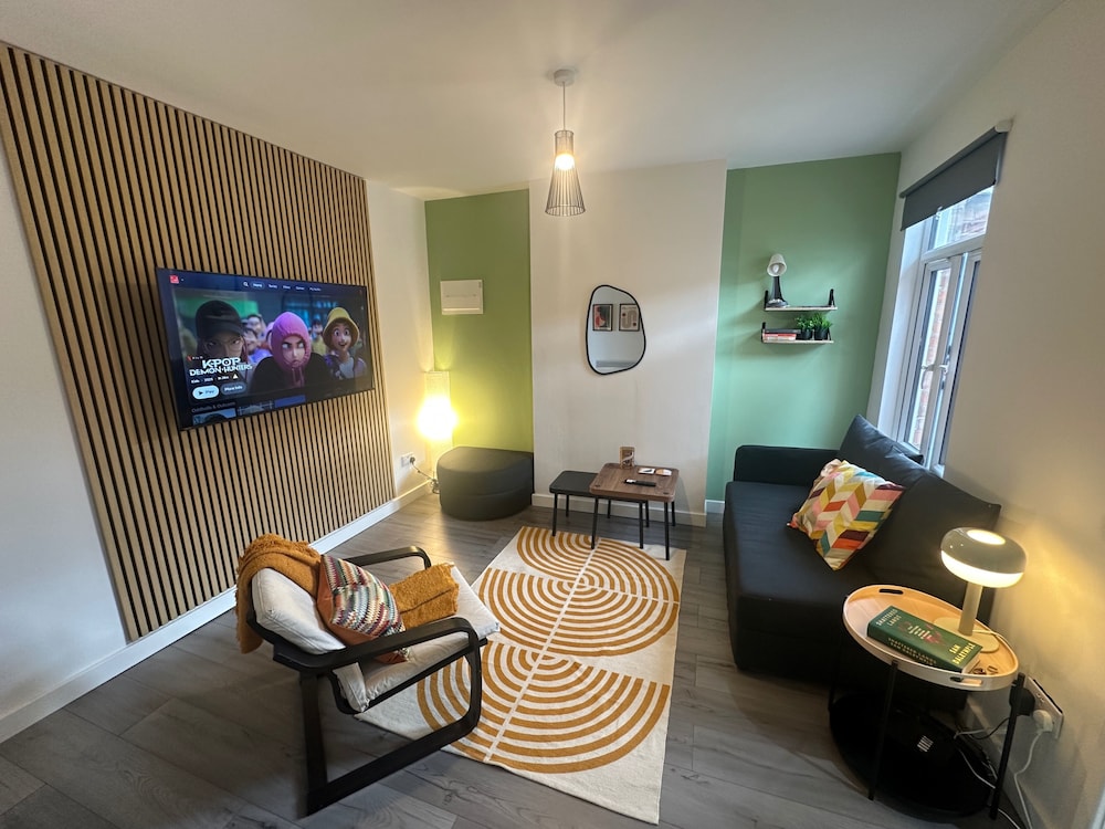 Green Lane 1-bed Apartment - Sleeps 4 & Pets Ok