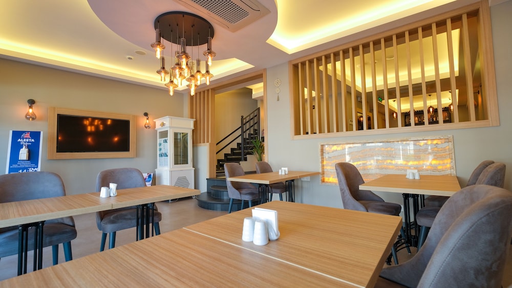 Alesta Midtown - Image 13