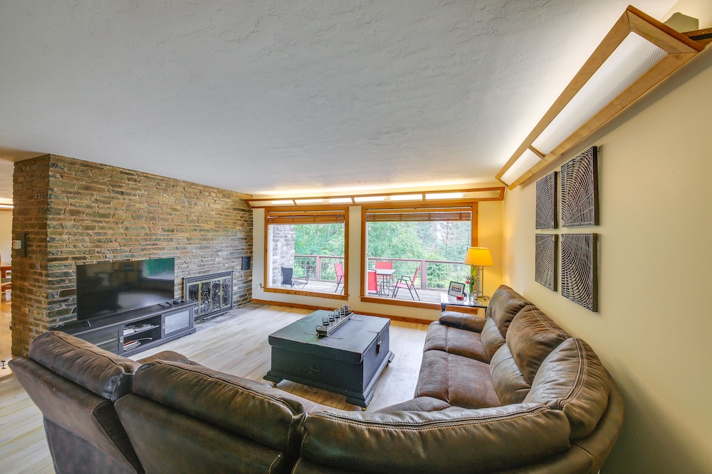 Sandpoint Vacations - 12 Mi to Schweitzer: Spacious Home w/ Deck! - Property Image 7