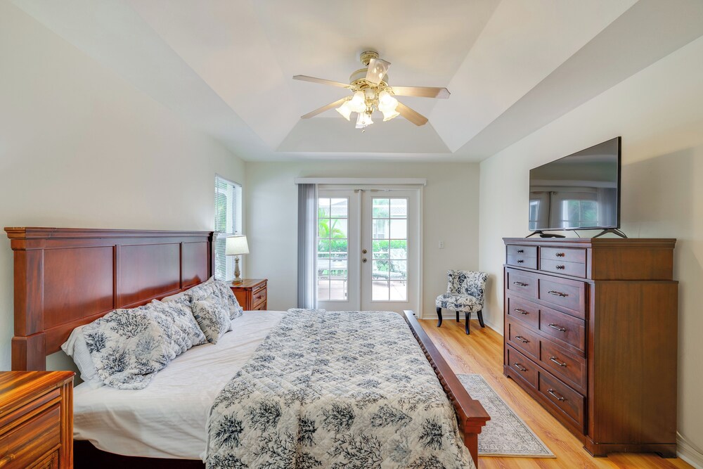 6 Mi to Coast: Cape Coral Family Home