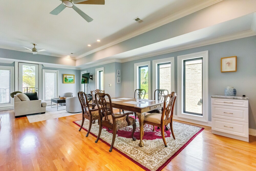 2 Mi to Little Rock River Market: Walkable Getaway