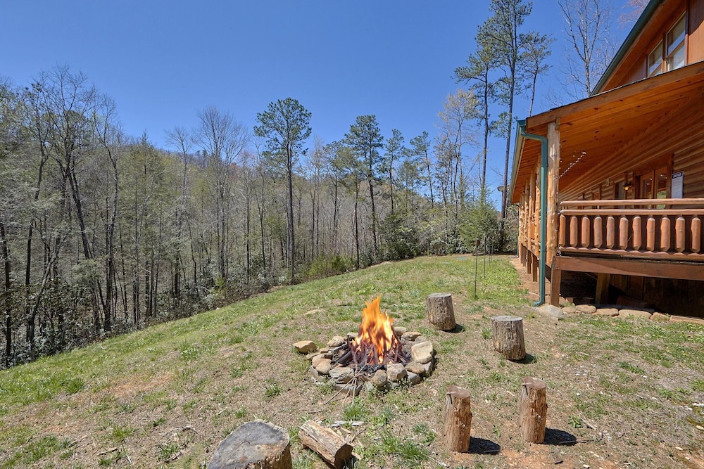 Sweet Tranquility Pool Lodge Apartment 4