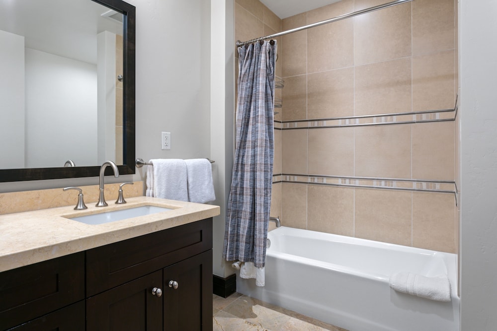 Flagstaff Lodge at Deer Valley Resort - Two Bedroom Residence #305 2 Condo