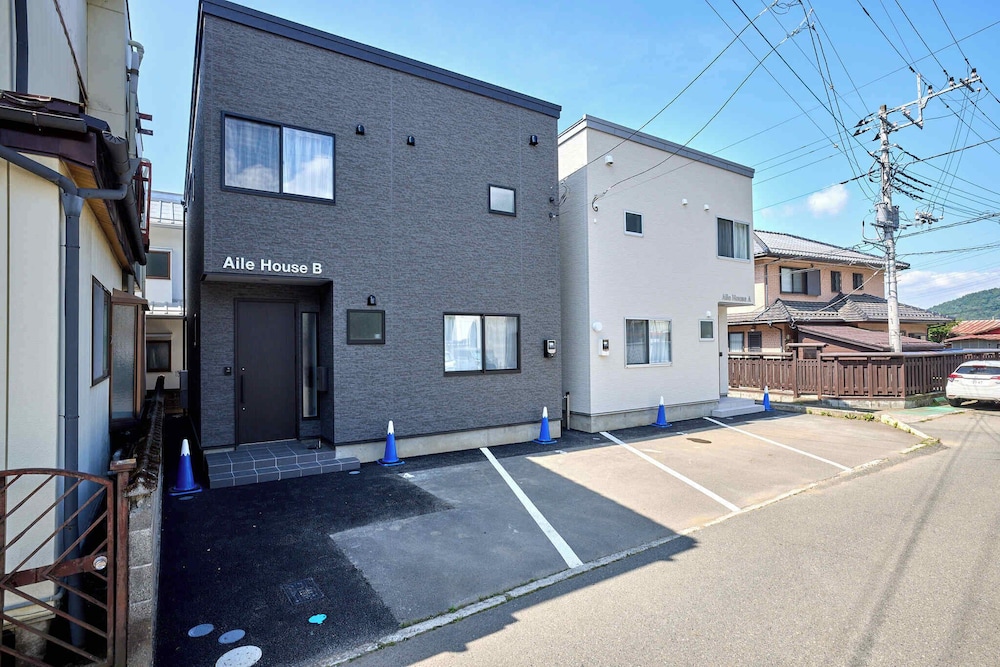 AileHouse A・B