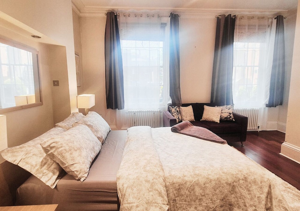 Luxurious & Spacious 2BR