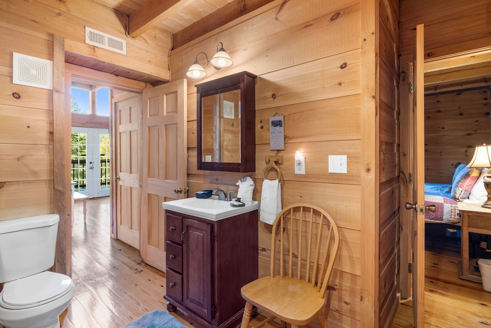Games With A View 3 Bedroom Cabin by RedAwning view 3