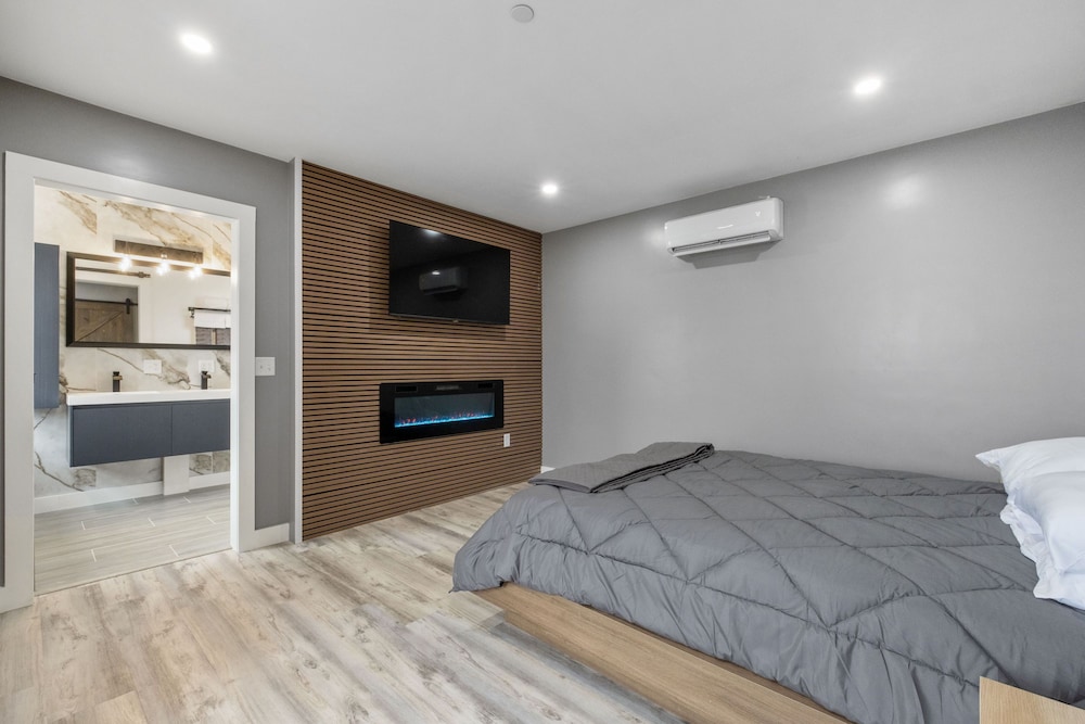 New Luxury 4 Bed Condo Perfect for Winter Rental