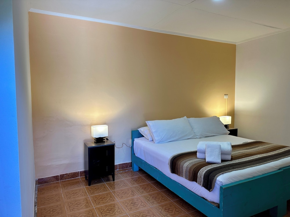 hostal qachisolcor