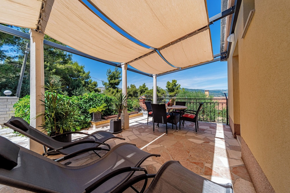 Villa Viki Apartman 1 view 3