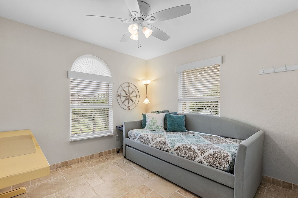 5550 Palmetto Paradise: 3br W/ Gulf Views, Heated Pool 3 Bedroom Home