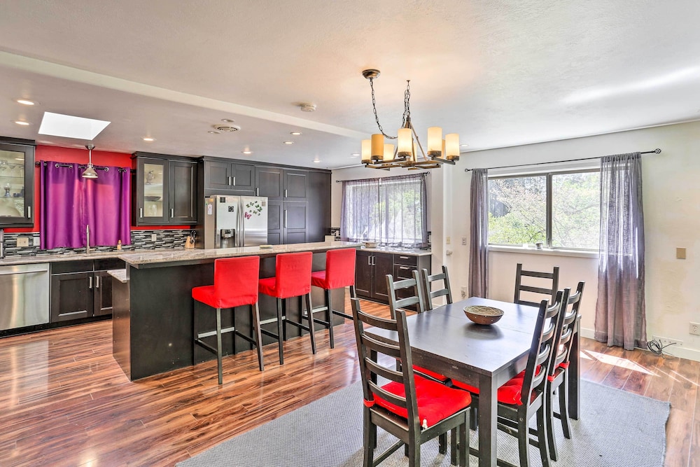 Vibrant Weaverville Escape w/ Deck & Creek!