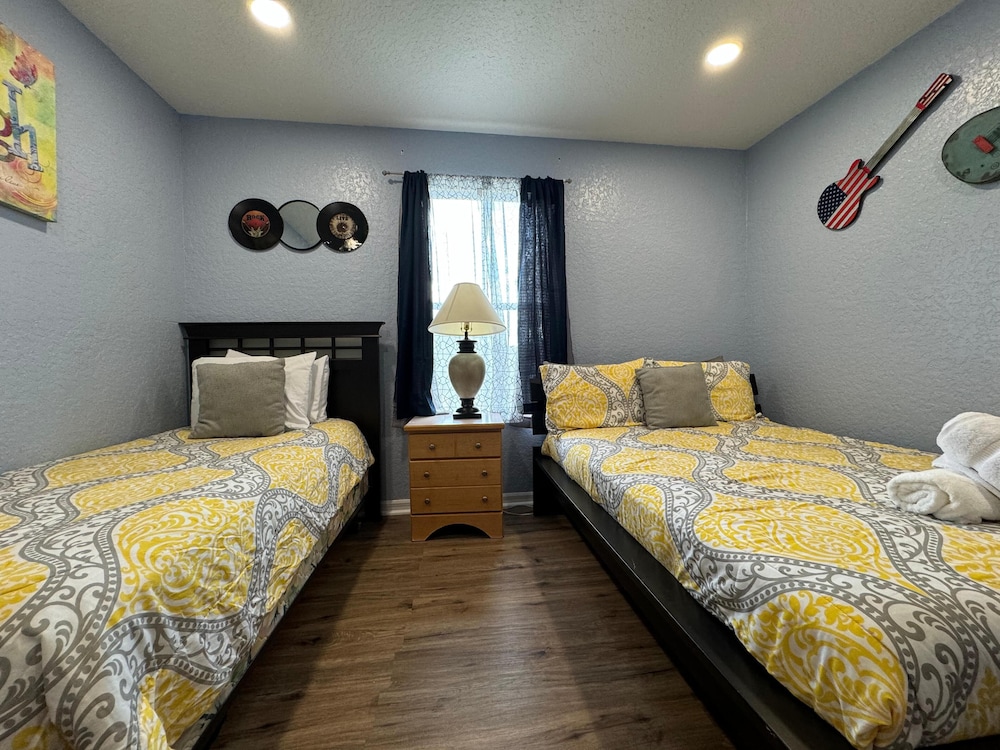 Regal Palms Swanky - Image 4