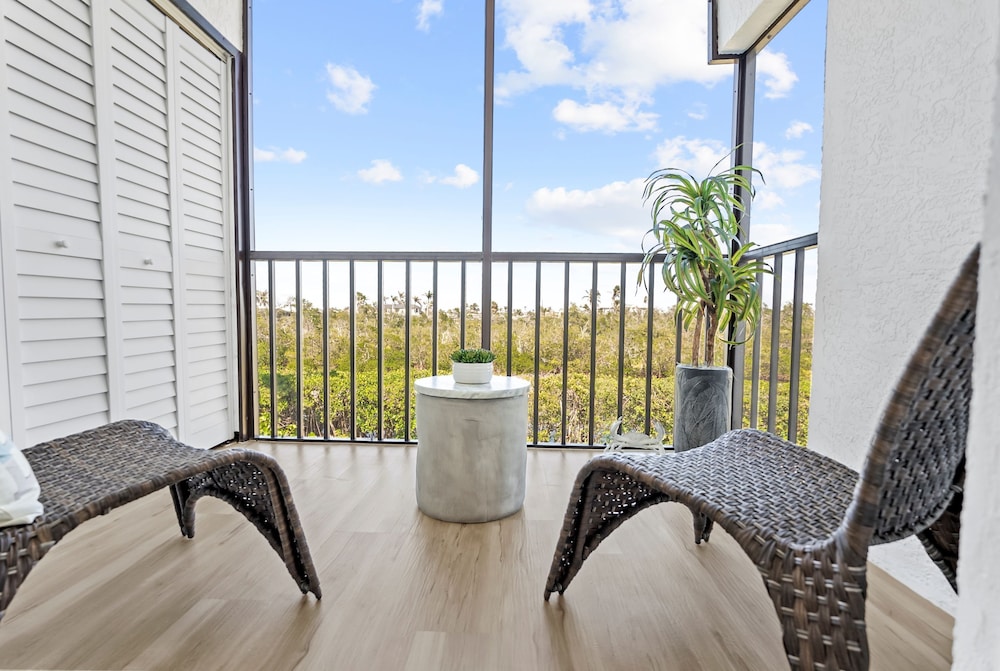 Admirals Bay 152 by Distinctive Beach Rentals