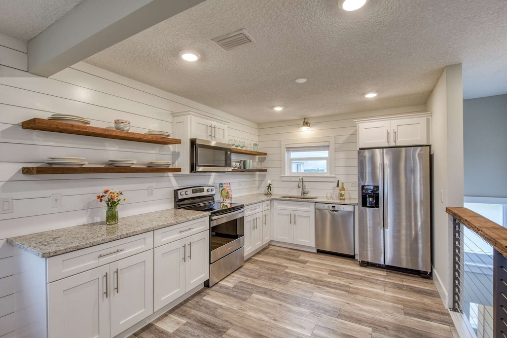 Barefoot Hideaway Family Beachfront Retreat view 5